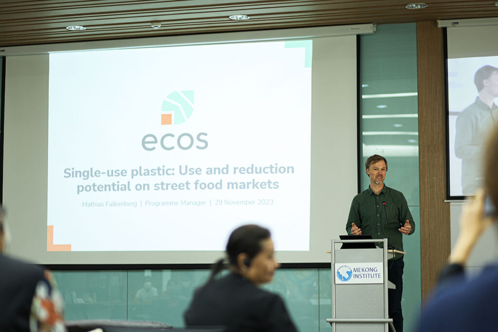 ECOS Programme Manager, Mathias Falkenberg, gives a presentation 'Single-use plastic: Use and reduction potential on street food markets'